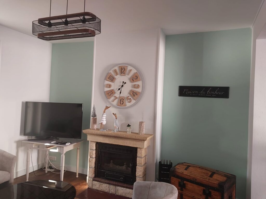 Peinture bleu turquoise pour un salon